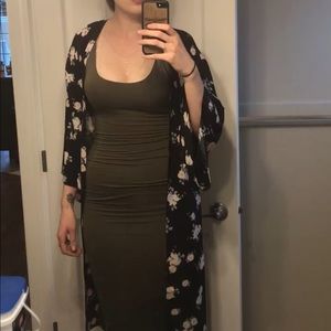 Express Black Floral Silky Kimono w/ Tie Waist 🌸